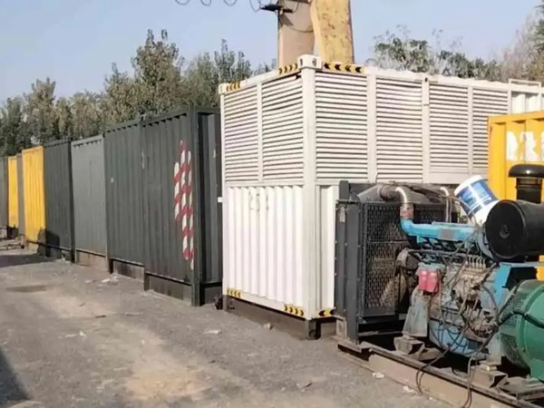 浩口镇200KW柴油发电机机组每小时油耗是多少？