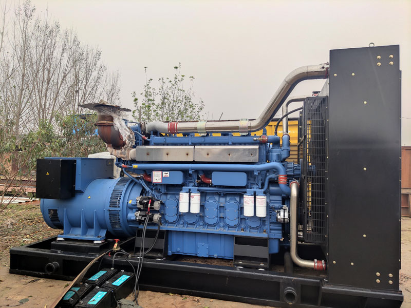 浩口镇柴油发电机组更换机油时，应遵循哪些步骤？